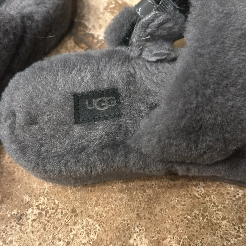 Ugg double strap platform fuzzy slides - Picture 2 of 7
